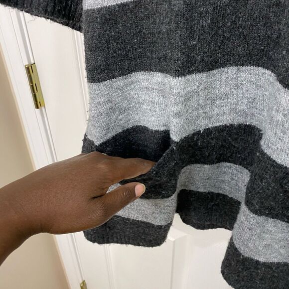 Fenn Wright Manson short sleeve grey striped turtleneck sweater with pockets - Picture 2 of 11